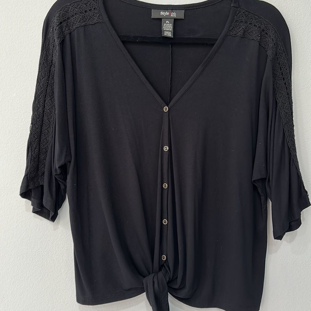 Style&Co Short Sleeve Black Button Down Front Tie Top Sz PL - Picture 4 of 10
